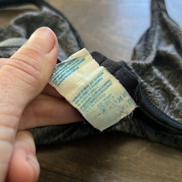 Warners  Underarm Smoothing Seamless Wireless Bra Sz- 34B - Picture 7 of 9